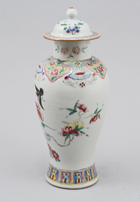 LOCKURNA, porslin, Kina, 1700-tal.