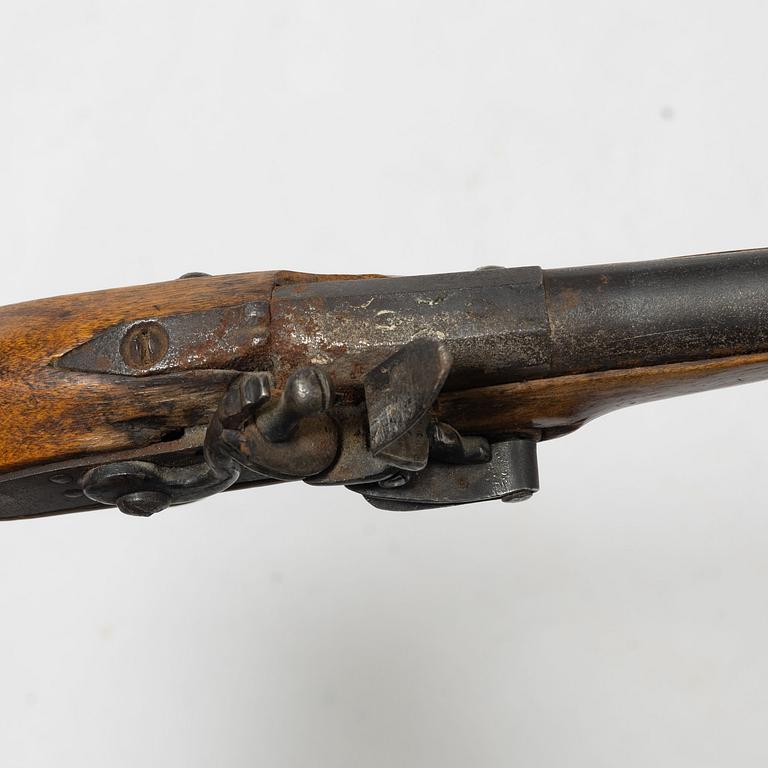 Flintlåspistol och slaglåspistol, Sverige, 1800-tal.