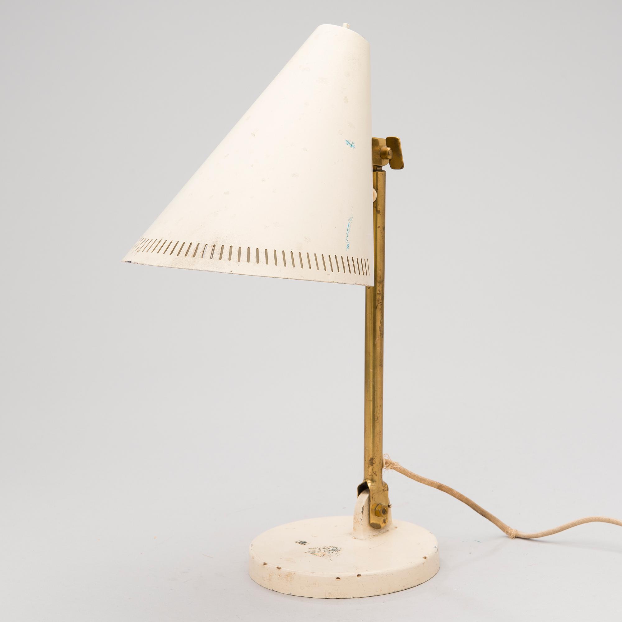 PAAVO TYNELL, BORDSLAMPA, modell 9222, tillverkad av Taito Oy.
