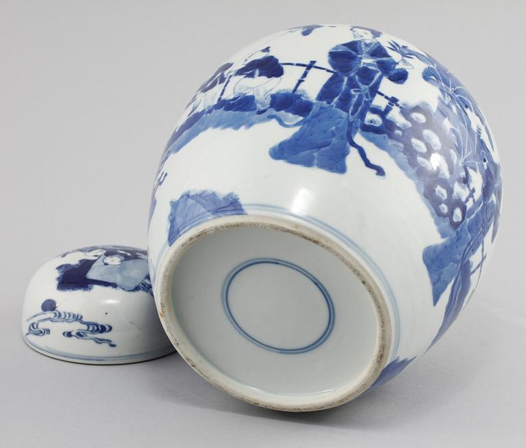 BOJAN MED LOCK, porslin, Kina, 1900-tal.