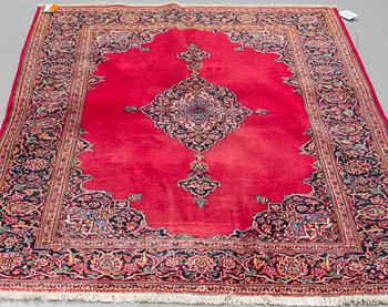 A RUG, semi-antique Kashan, ca 207 x 142 cm.