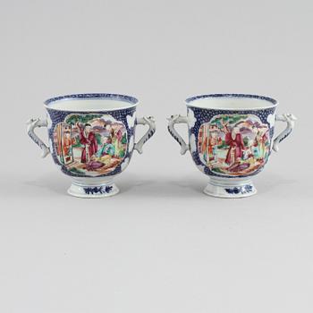 KOPPAR, ett par, porslin, Kina, Jiaqing, (1796-1820).