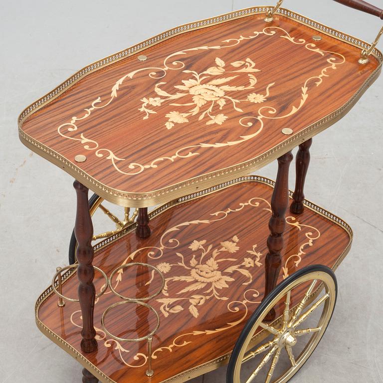 SERVERINGSVAGN, rokokostil. 1900-talets andra hälft.
