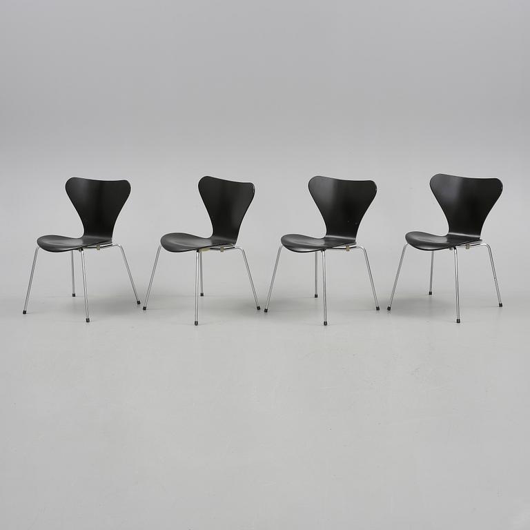 STOLAR, 4 st, "Sjuan" Arne Jacobsen för fritz hansen, Danmark.