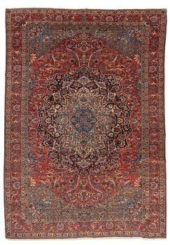 253. A carpet, semi-antique, Chaharmahal/Bakhtiari Province, ca 475 x 333 cm.