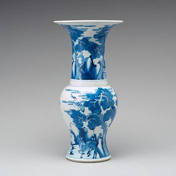 A blue and white vase, Qing dynasty, Kangxi (1662-1722).