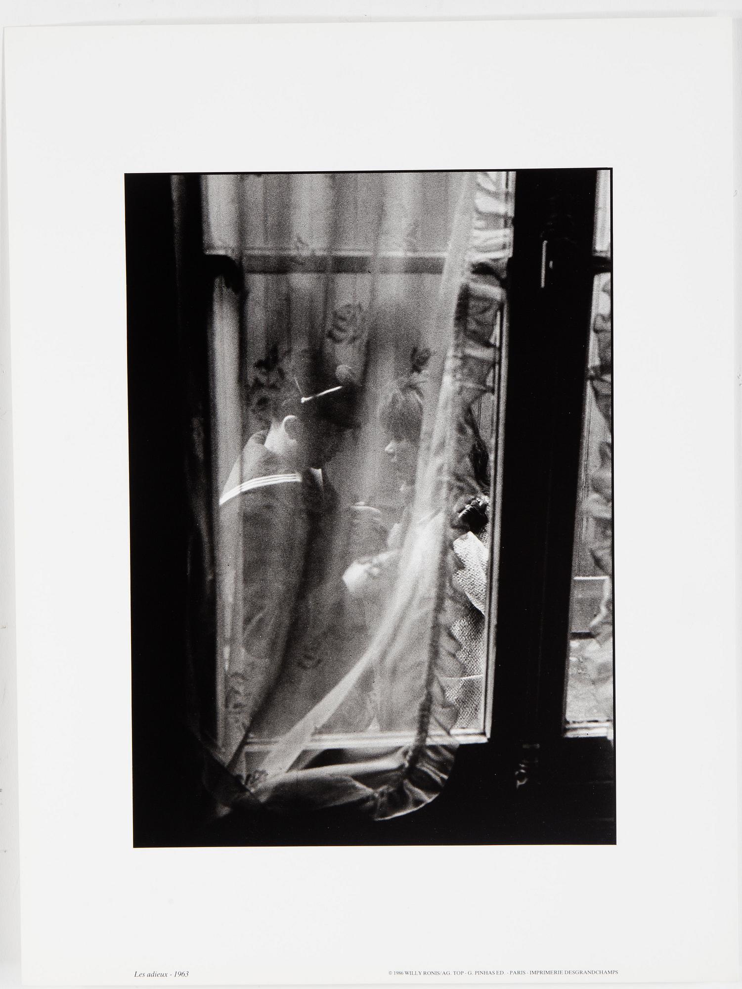 WILLY RONIS, Portfolio with 12 photographs reproduced in black and white on thick paper.  Published in 1986.