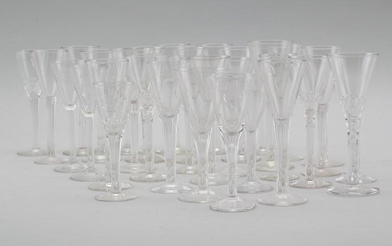 SNAPSGLAS, 33 st, olika modeller, 1900-talets första hälft.