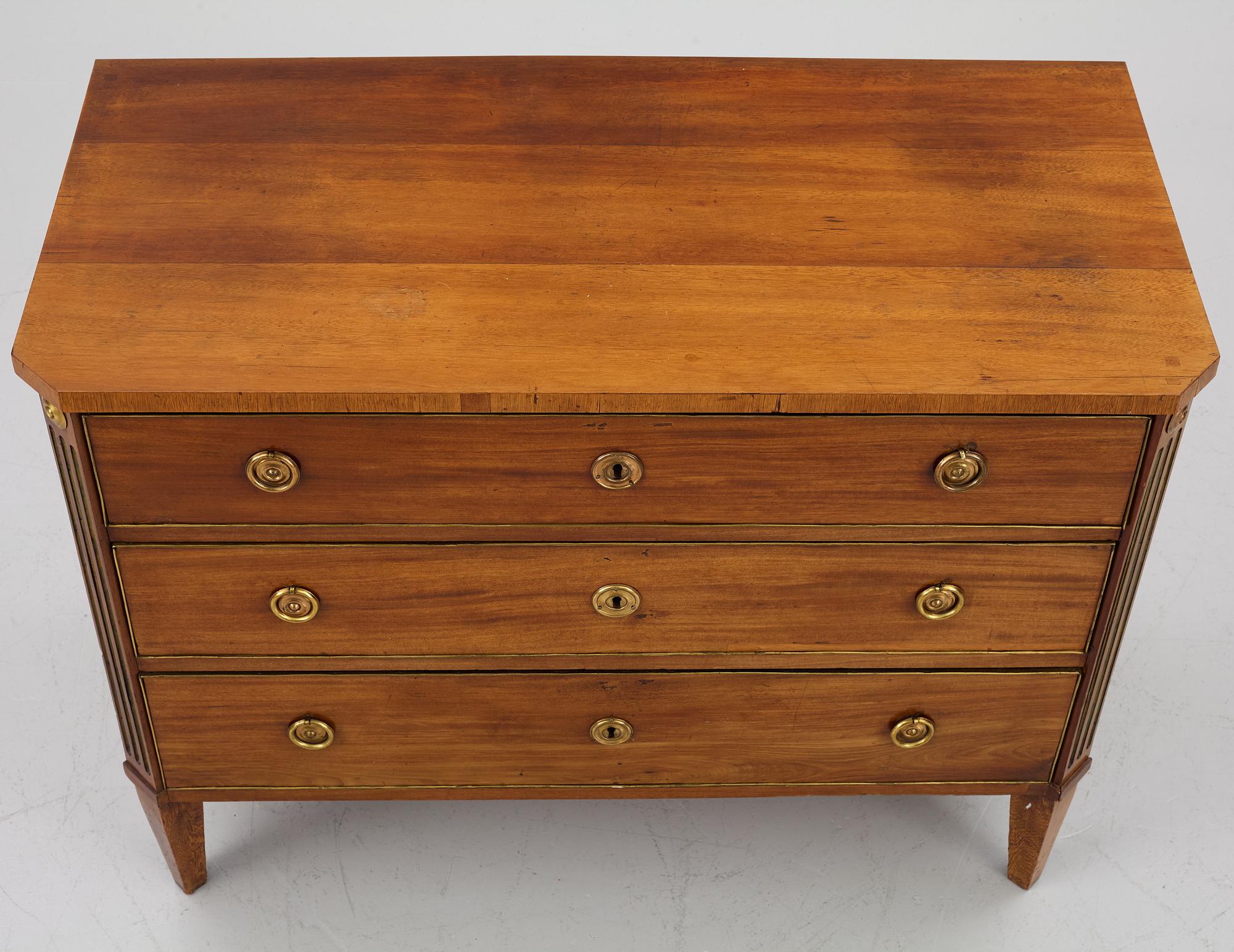 Byrå, sengustaviansk, sent 1700-tal.