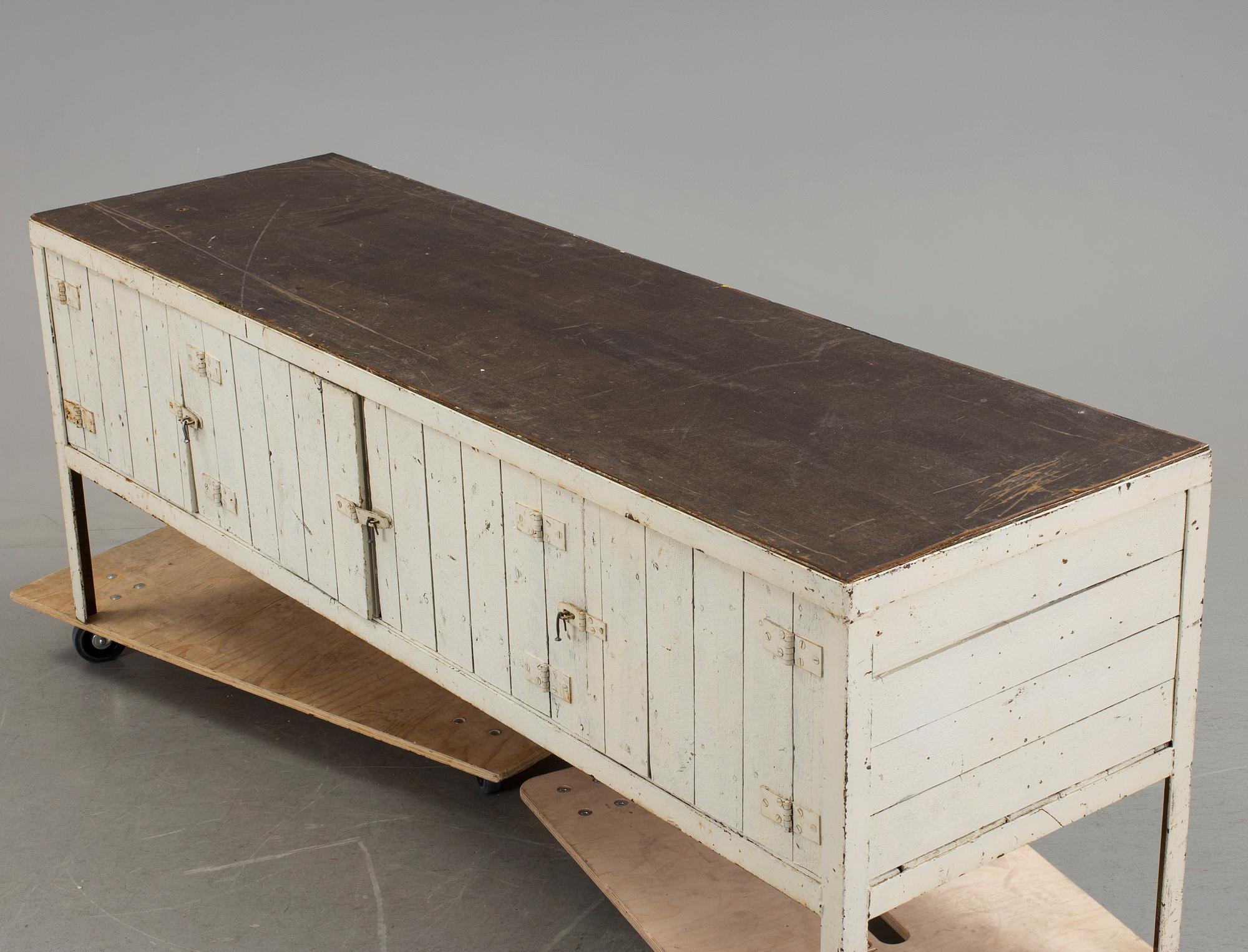 SIDEBOARD, industri, 1900-talets mitt.