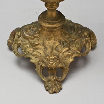 KANDELABRAR, ett par, nyrokoko, 1800-talets slut.