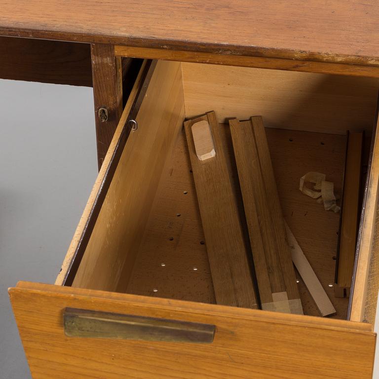 HADAR SCHMIDT,a 1950/60's desk.