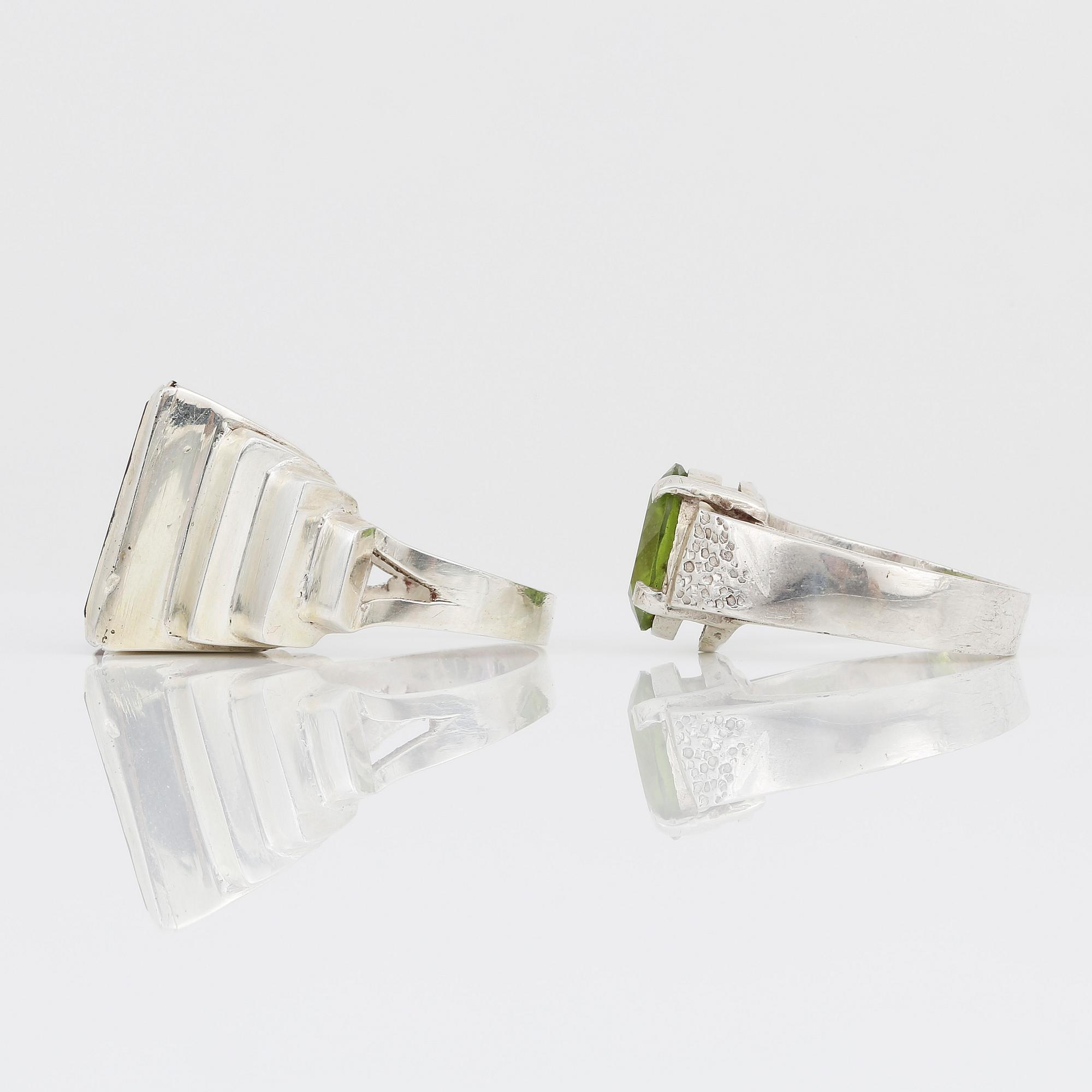 RINGAR, 2 st, silver med rektangulärslipad ametist ca 13,35 ct och spodumen ca 4,08 ct. Total vikt ca 18,90 g.