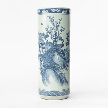 Paraplyställ, porslin, Kina, 1900-tal.