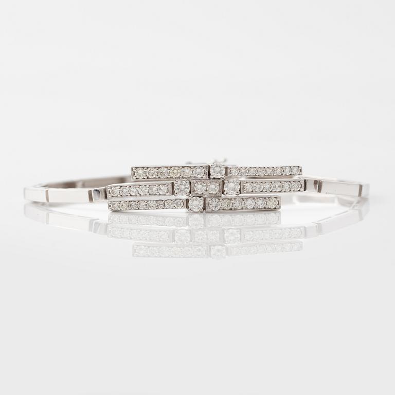Armband, 18K vitguld med briljantslipade diamanter.