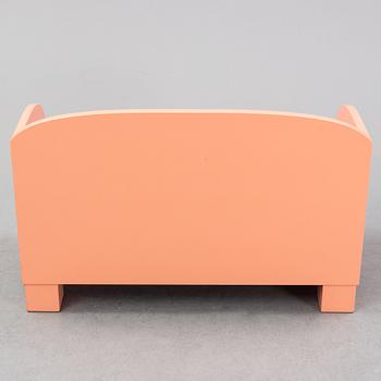 Marie-Louise Ekman, a bench/sofa, executed for the Marie-Louise Ekman exhibition at Moderna Museet, Stockholm 2017.