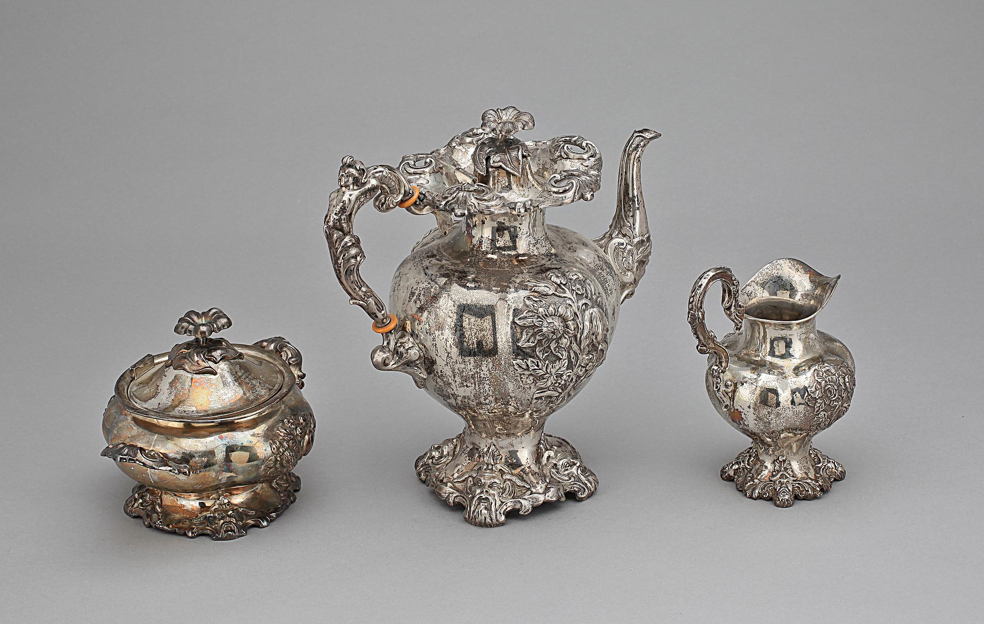 KAFFESERVIS, 3 delar, silver, sterling, rokokostil, bland annat Pehr Fredrik Palmgren, 1863, Stockholm. Vikt 1744g.