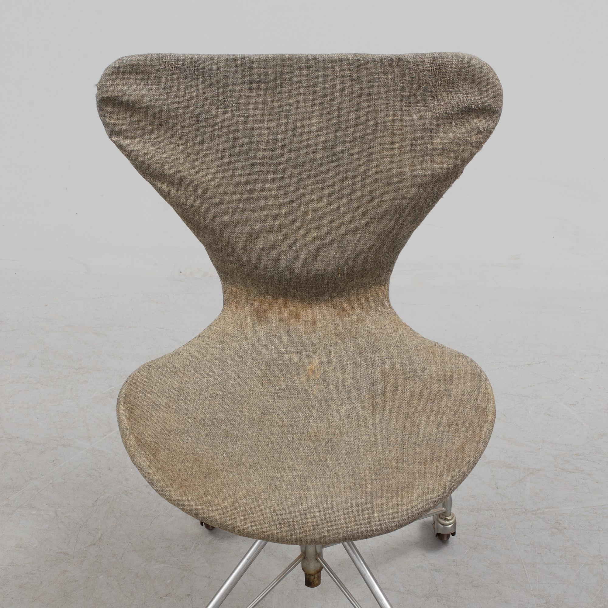 ARNE JACOBSEN, kontorsstol, "Sjuan", Fritz Hansen, 1963.