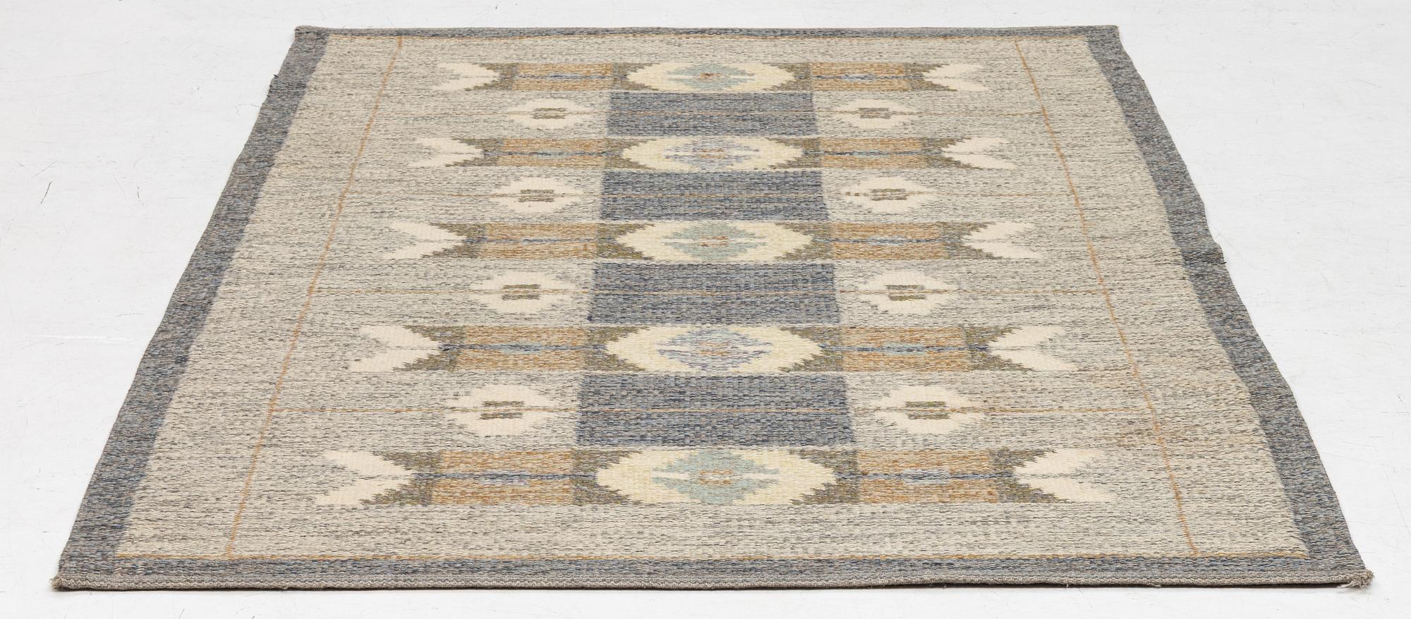 Ingegerd Silow, rug, flat weave, signed IS, approx. 200 x 134 cm.