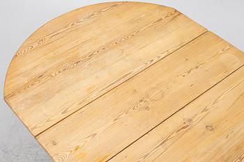 A gate leg table, 19th/20th century.