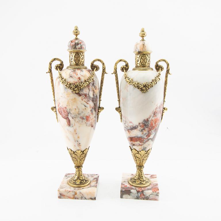 Decorative urns, a pair, Louis XVI style, France, first half of the 20th century.