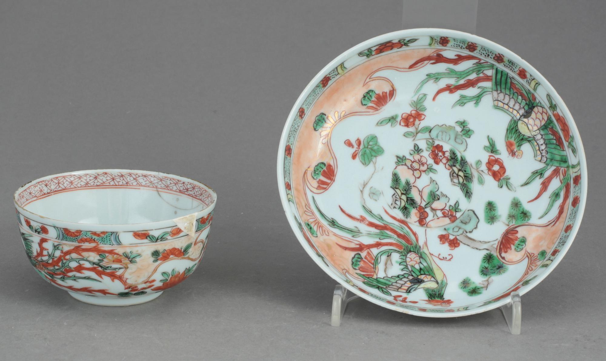 TALLRIKAR, 3 st, och KOPP med FAT, porslin, Kina, 1700-tal.