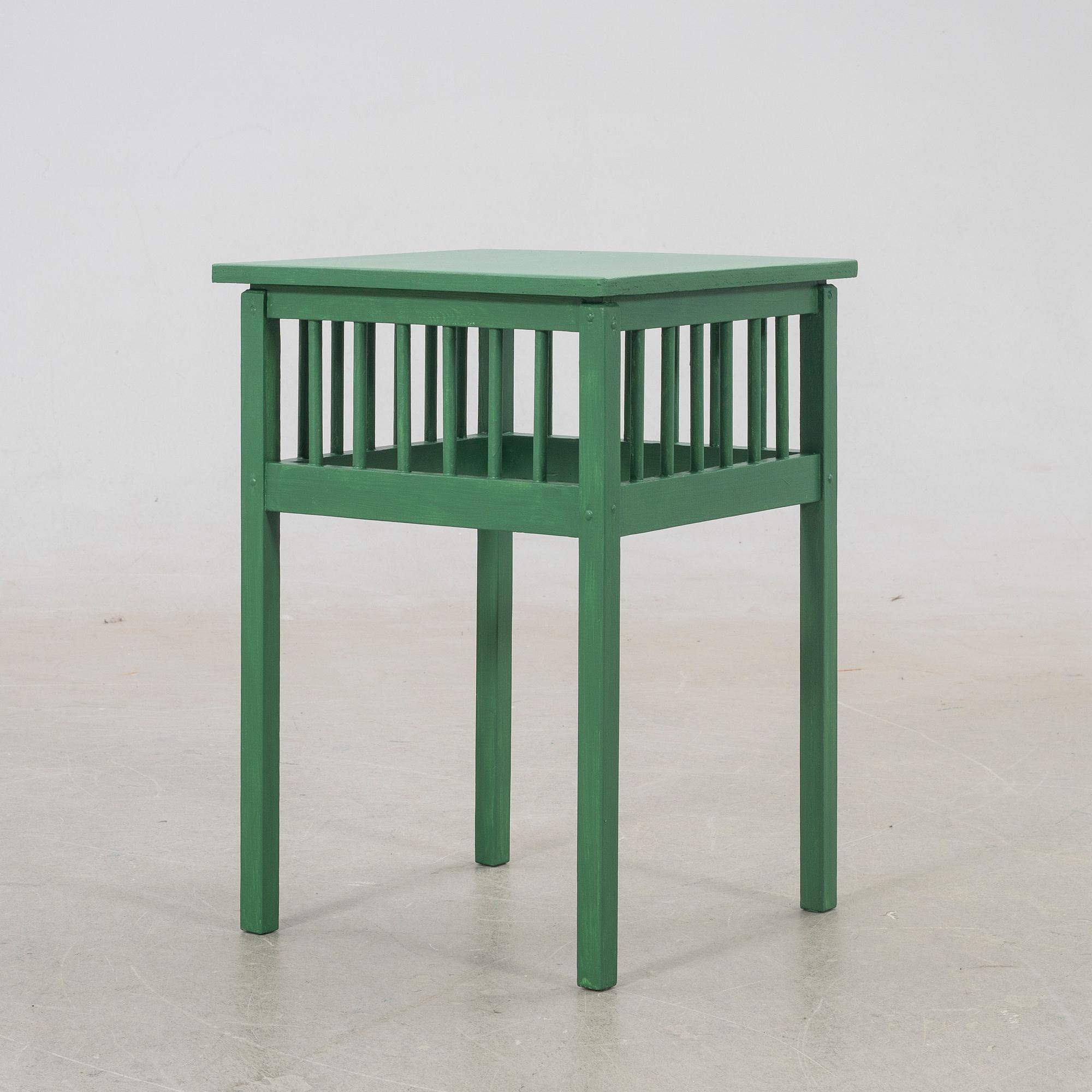 Flower table/pedestal, Art Nouveau, early 20th century.