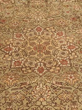 CARPET. Semi-antique Tabriz Ghanadi. 319 x 243 cm.