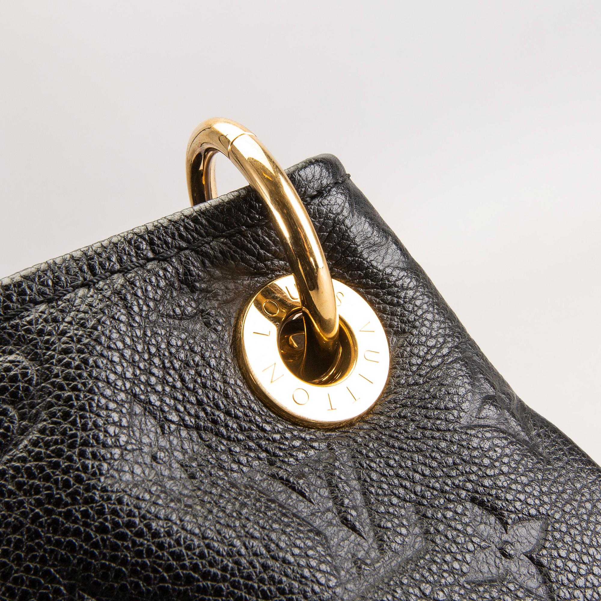 Louis Vuitton, "Artsy MM", bag.