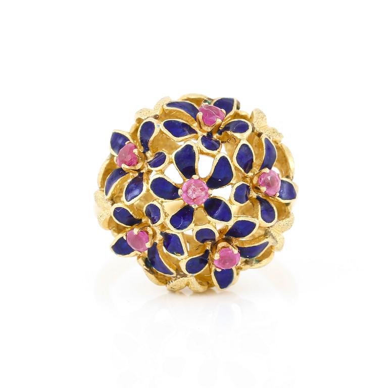 RING, 18K guld med blå emalj och rosa safirer, tot ca 0.25 ct. Vikt ca 8,85 g.