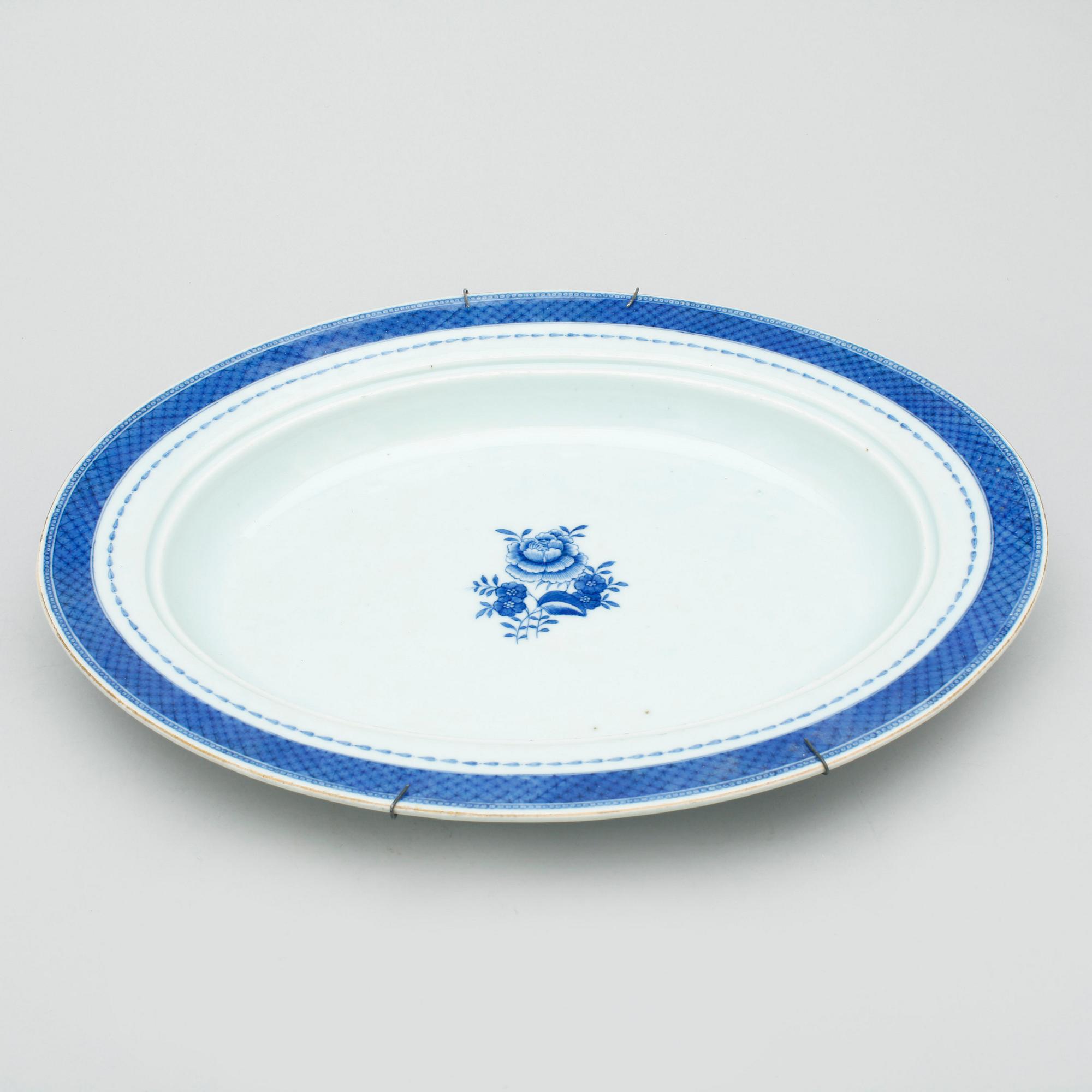 SERVISDELAR, 4 st, kompaniporslin. Qing dynastin, Jiaqing (1796-1820).