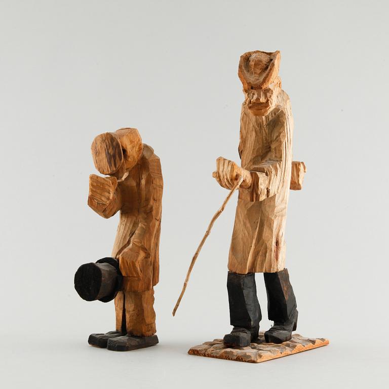 Rwo unsigned wooden skulptures from the 20th century.