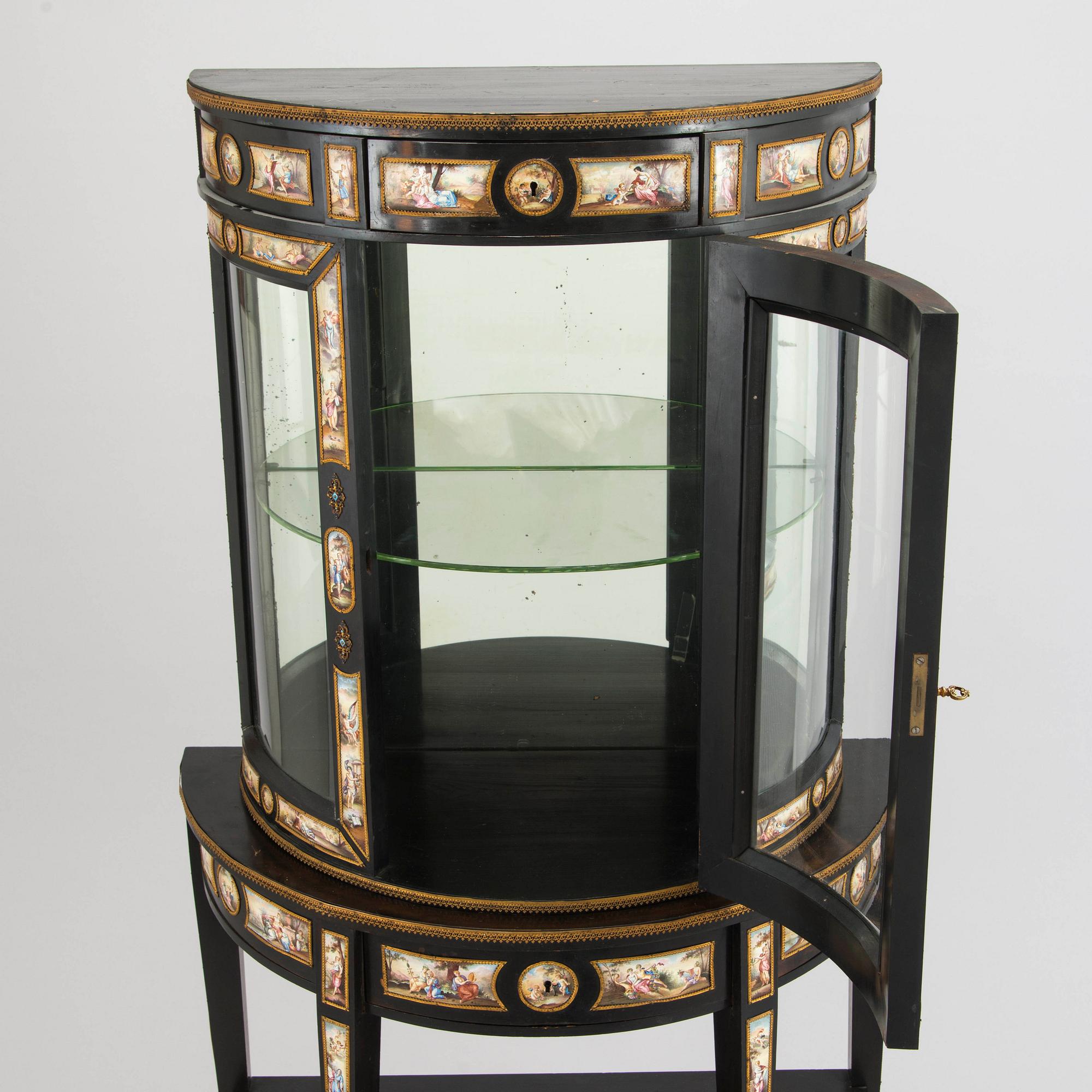 Vitrinskåp, tvådelar, Mellaneuropa, 1800-talets slut.