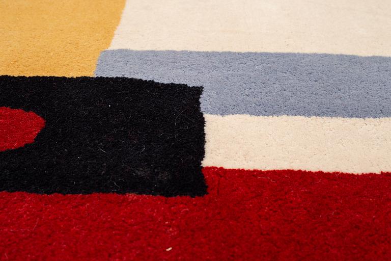 a carpet, tufted, after Fernand Léger, ca 272,5 x 159 cm.