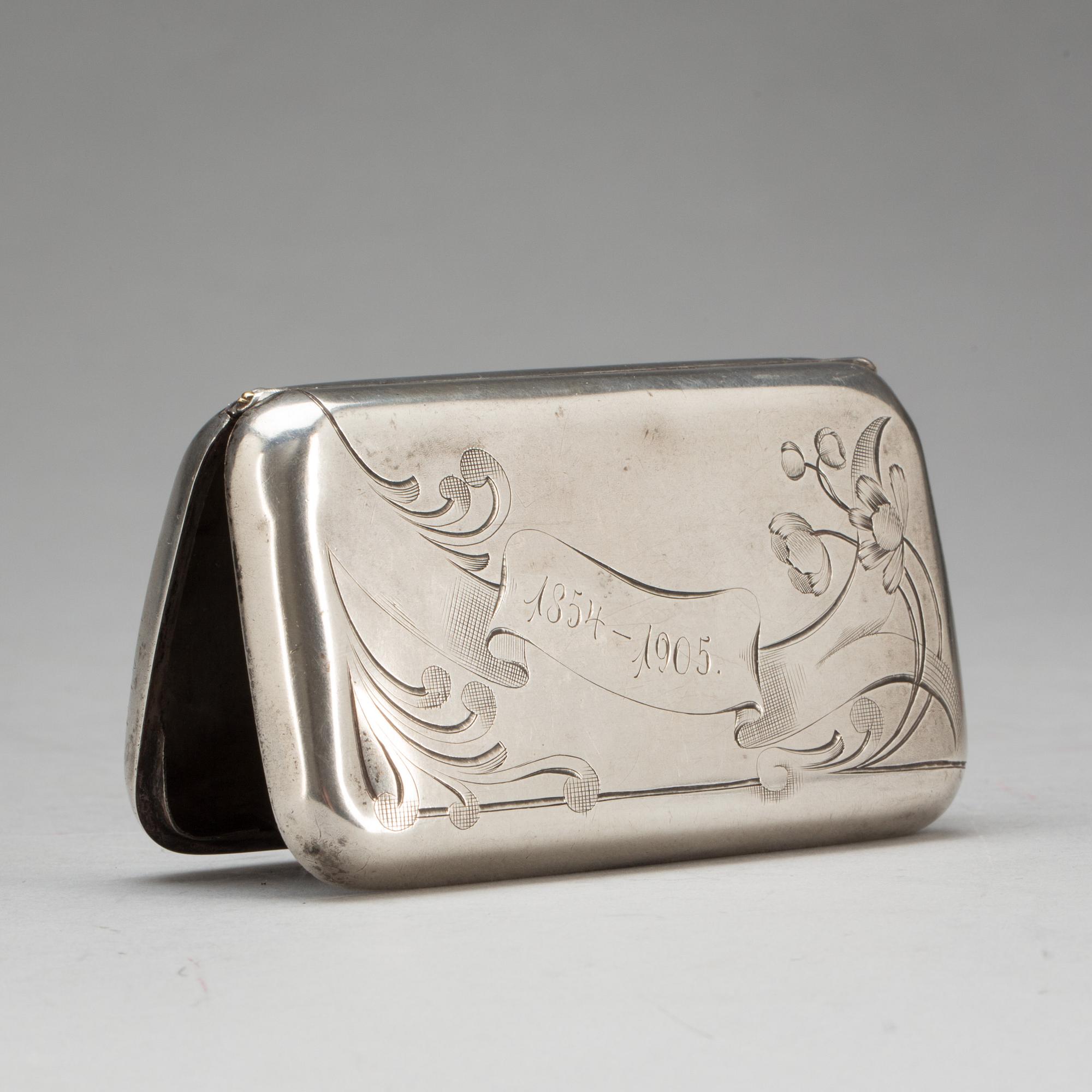 SNUSDOSA, silver. Ryssland. 1900-talets början. Vikt ca 78 g.