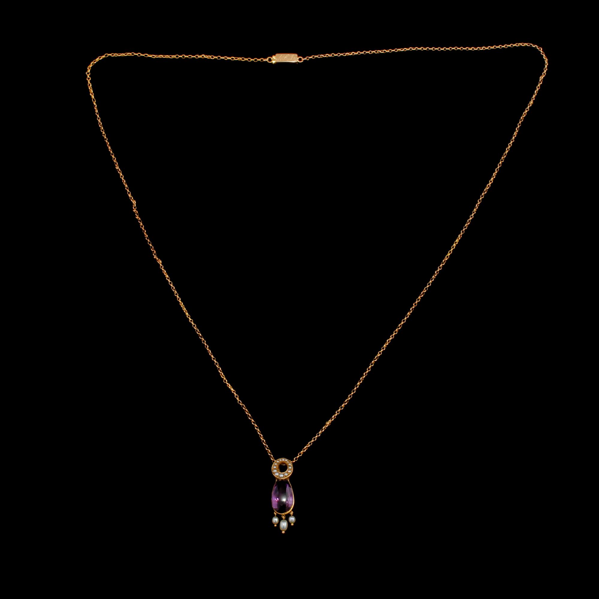 COLLIER 18K guld med ametist och orientaliska pärlor, 1800-tal. Vikt 7.2 gram.
