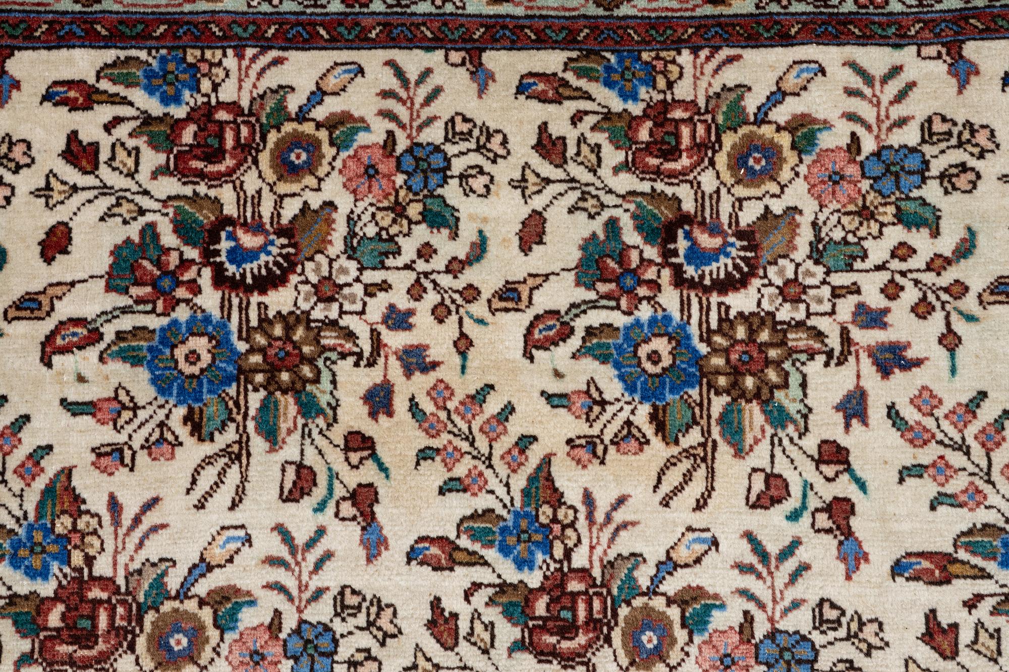 Matta, Täbriz, ca 390 x 292 cm.