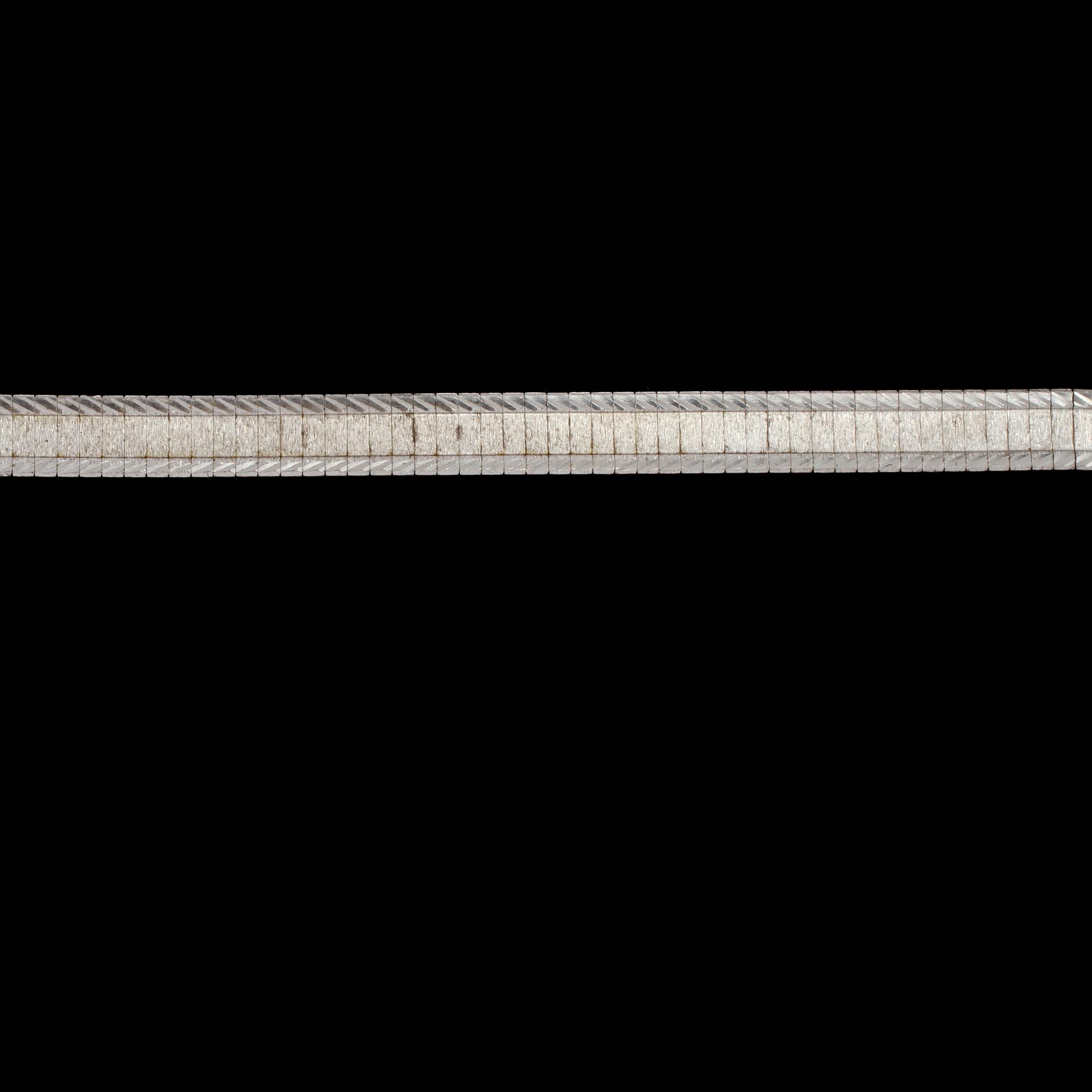 ARMBAND, silver, importstämplat. Vikt 16 g.