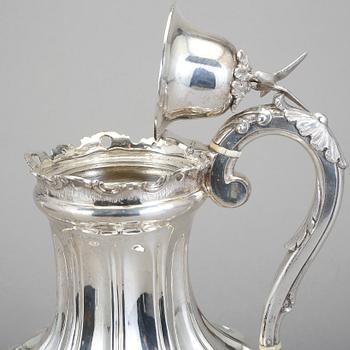 KAFFEKANNA, silver, nyrokoko, Stockholm, 1855. Vikt ca 1035 gram.