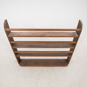 Tallrikshylla 1900-talets mitt.