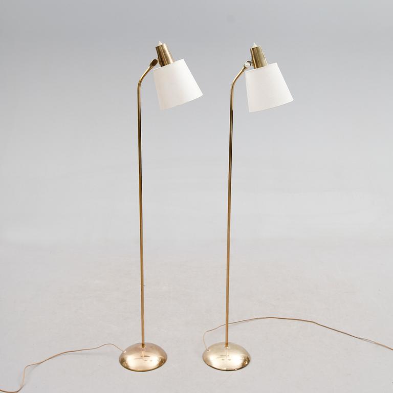 GOLVLAMPOR, 1 par, mässing, 1900-talets andra hälft.