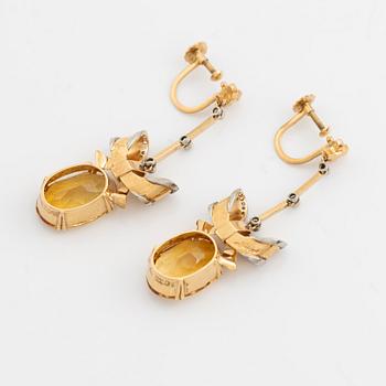 Earrings, a pair, Stigbert, Engelbert, 18K gold with faceted citrines and white stones.