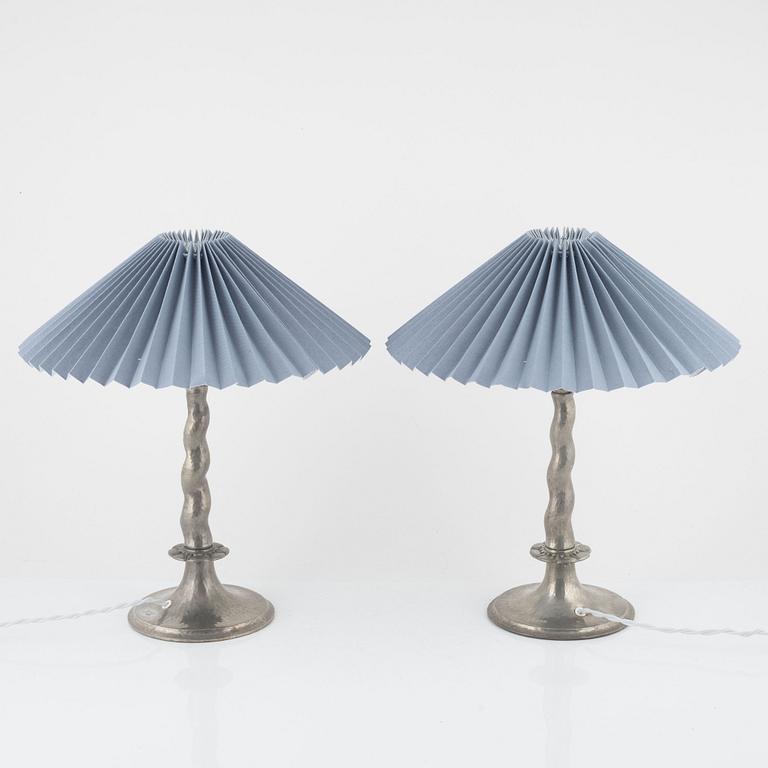 Harald Notini, bordslampor 1 par, modell "6891", Arvid Böhlmarks Lampfabrik, 1920-tal.