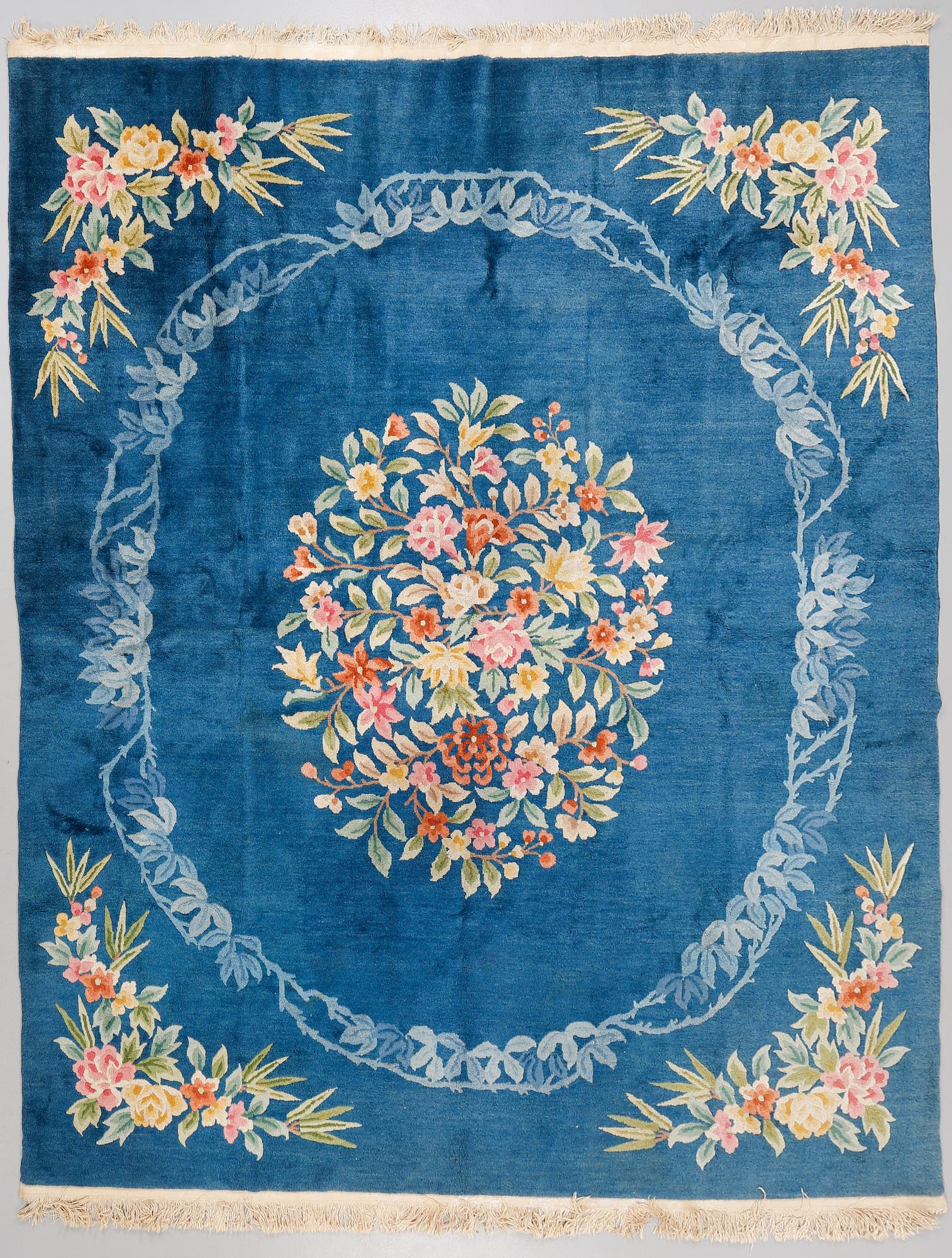 MATTA, Kina, old/semiantik, 250x295 cm.