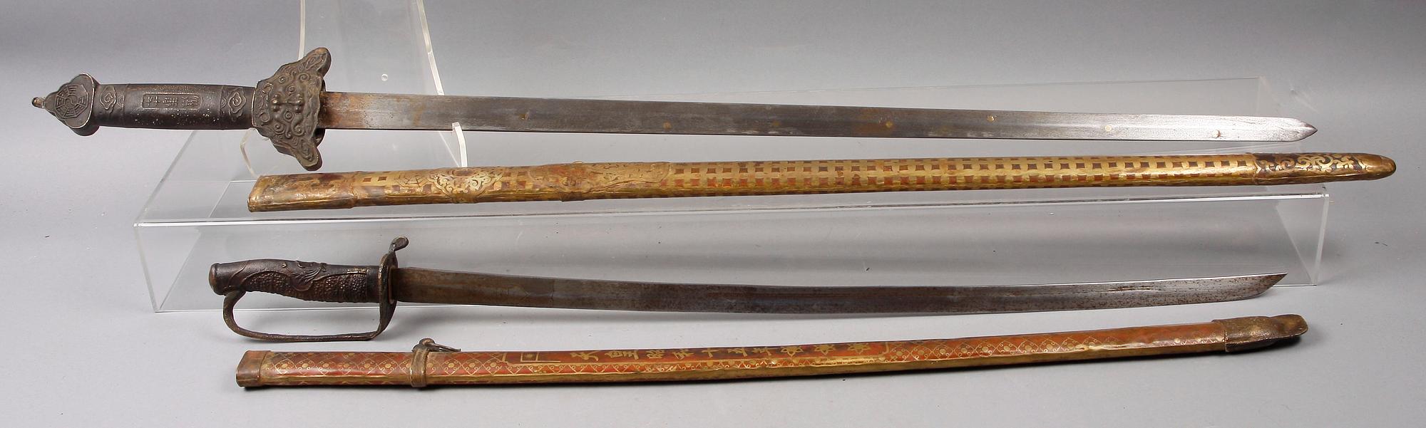 SVÄRD, 2 st. Orientaliska.