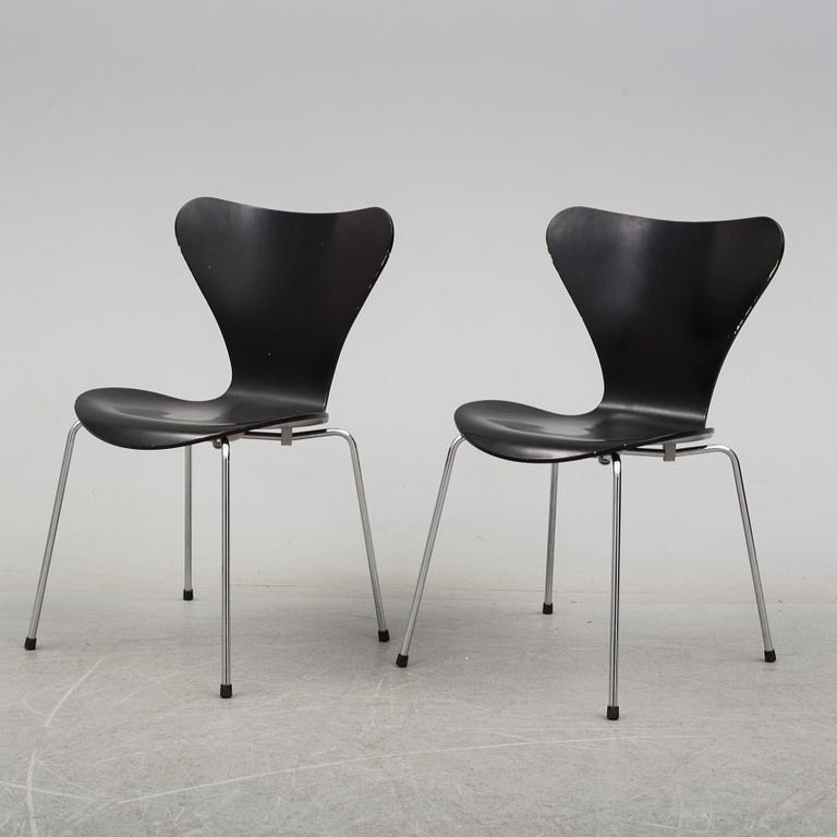 ARNE JACOBSEN, stolar, 6 st, "Sjuan", Fritz Hansen, 1984.