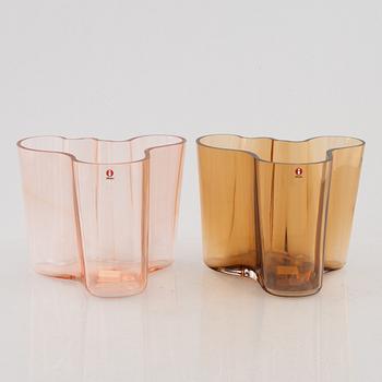 Alvar Aalto, two model '3030' vases, Iittala, Finland.