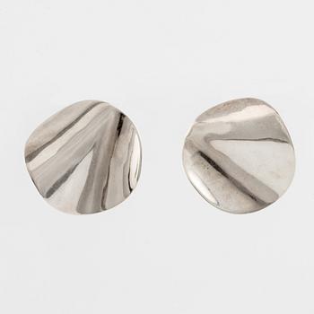 Annie Jägbeck silver necklace and earrings.