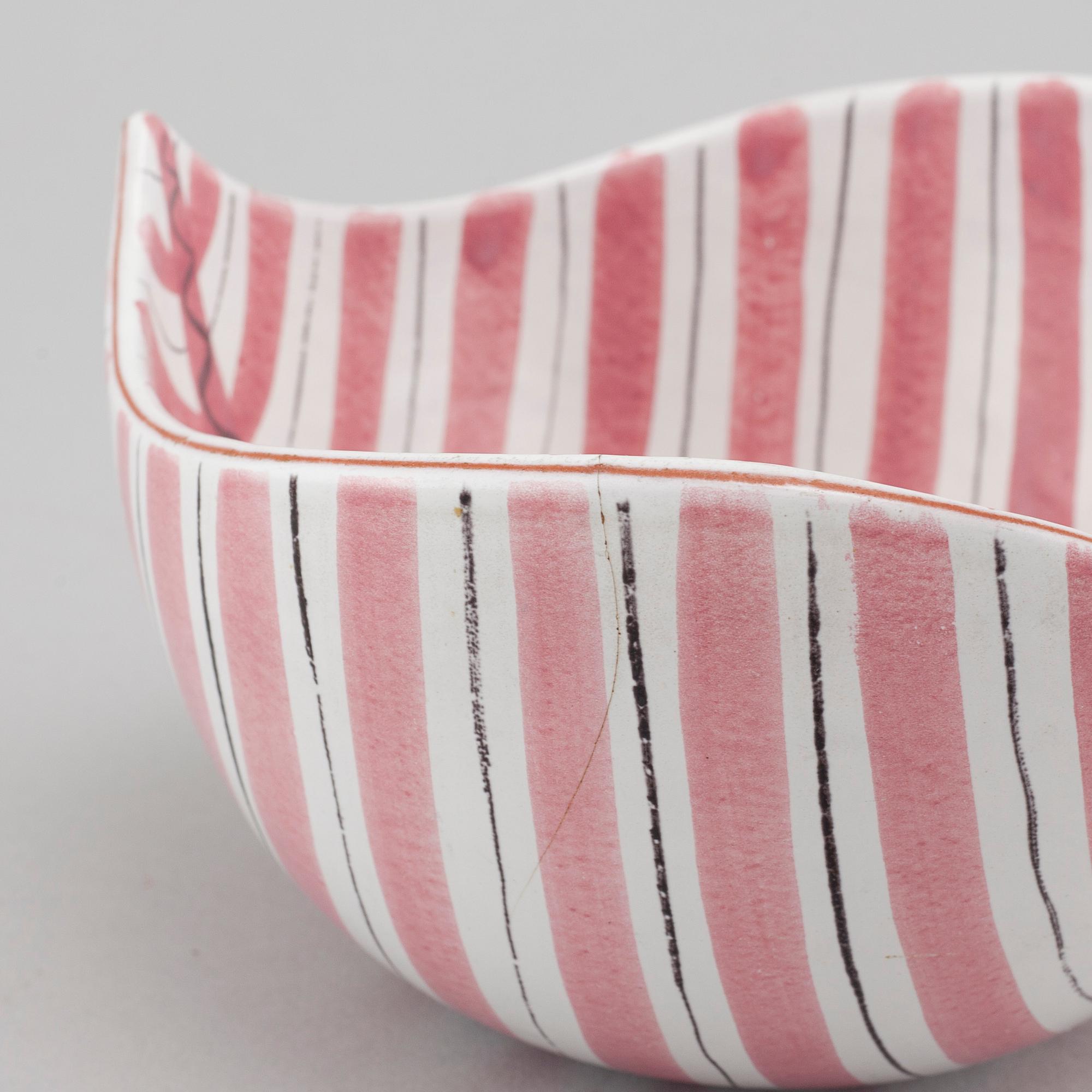 A mid 20th cenutry faience bowl, designed by Stig Lindberg for Gustavsberg.