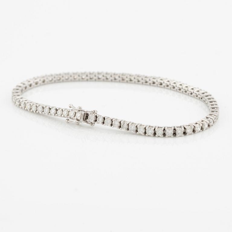 Tennis bracelet with brilliant-cut diamonds, including HRD report.